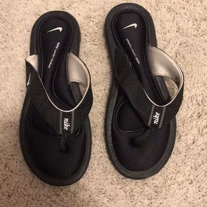 Nike athletic cushion sandals